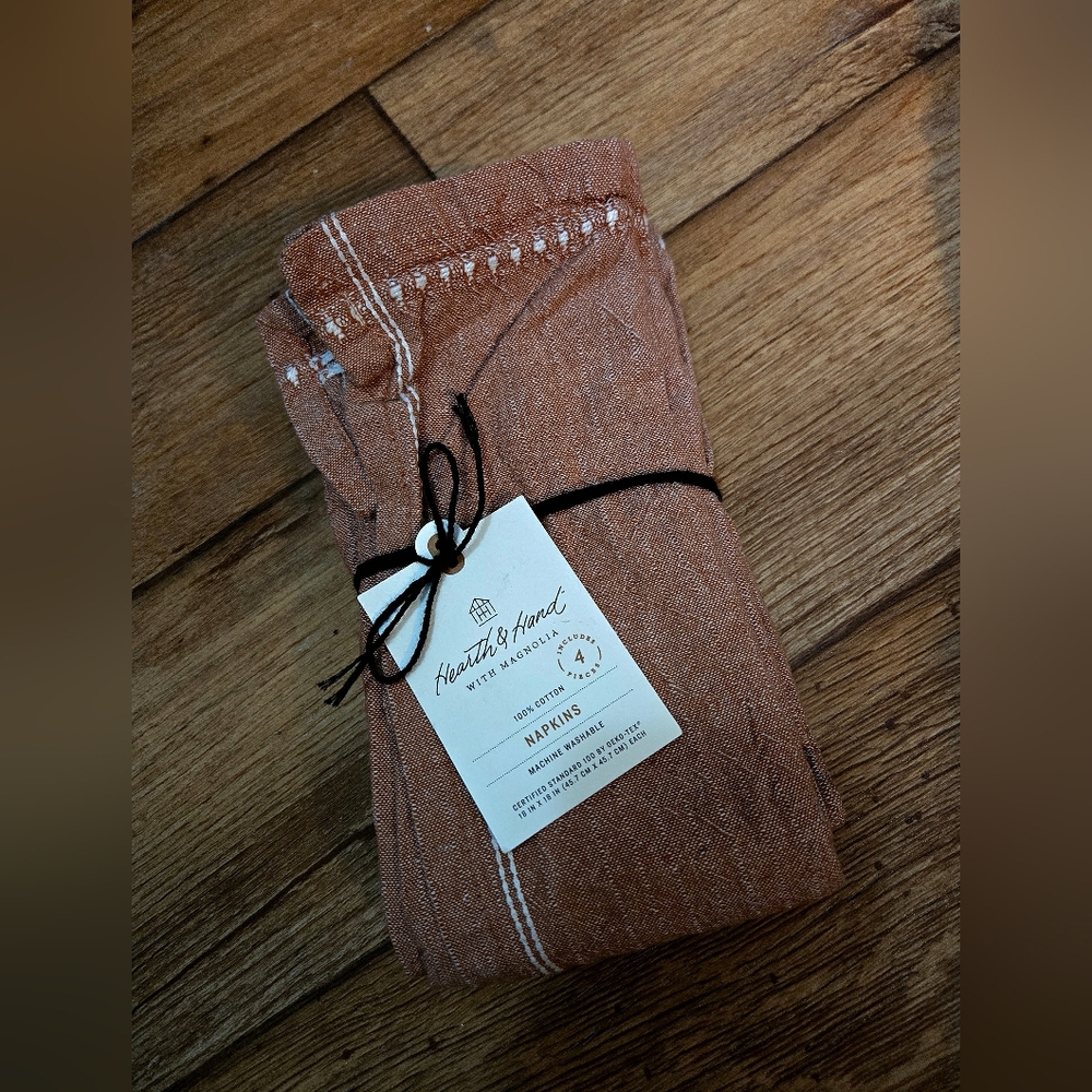 "5/$25" Set Of 4 Hearth & Hand Magnolia Collection Terracotta Rust Table Napkins - Picture 3 of 7